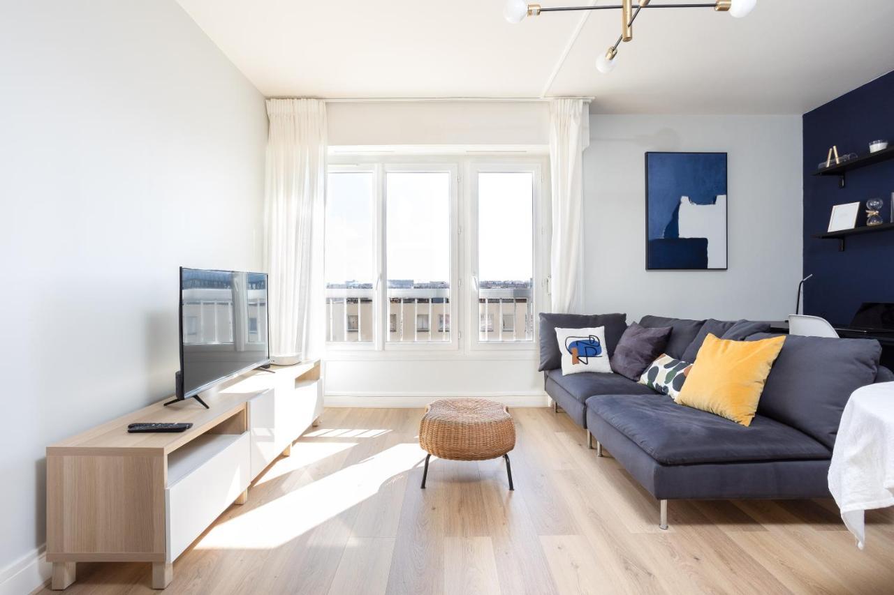 Renovated Metro, Parking Included, Near Porte Versaille Apartment
